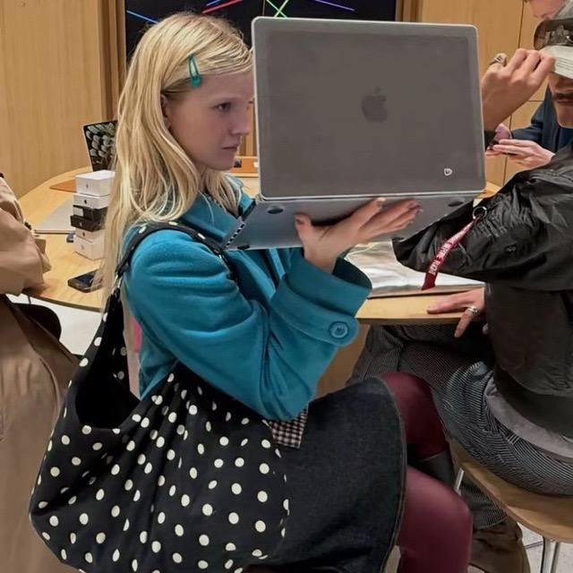 Выстрою уникальный визуальный код аккаунта вашего бренда в его социальных сетях